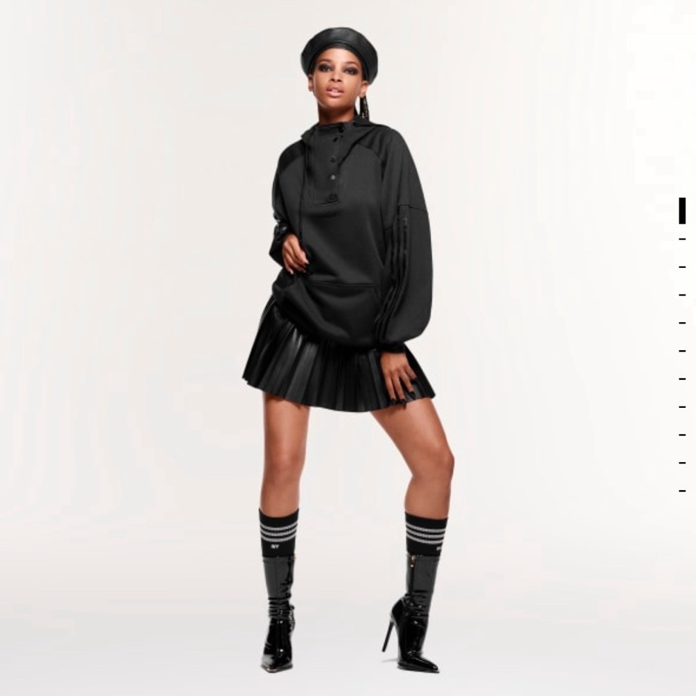 Ivy Park Noir Snap Neck Hoodie - unisex size Small